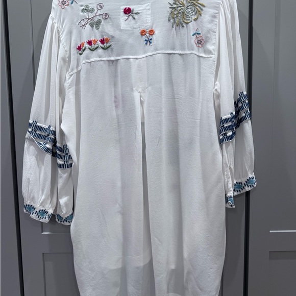 Johnny Was White Multicolor Embroidered Blouse. Worn once. Perfect condition - Picture 2 of 2